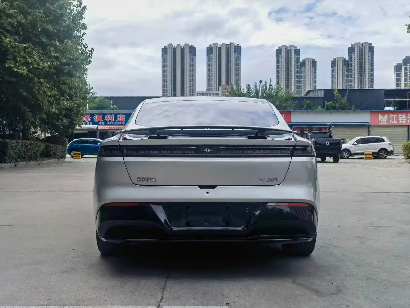 Dongfeng Yipai eπ007 2025 2025 Model BEV 565 4WD Max Navigation Edition