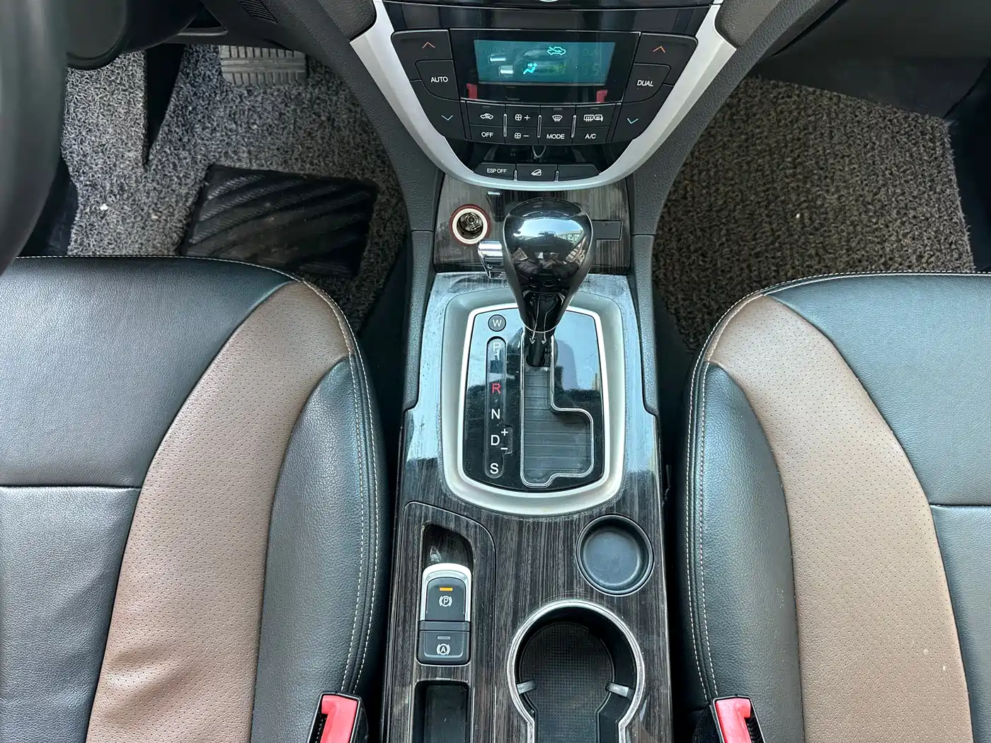 GAC Trumpchi Trumpchi GS5 Super 2015 2.0L Automatic 2WD Luxury Navigation Edition фото 18