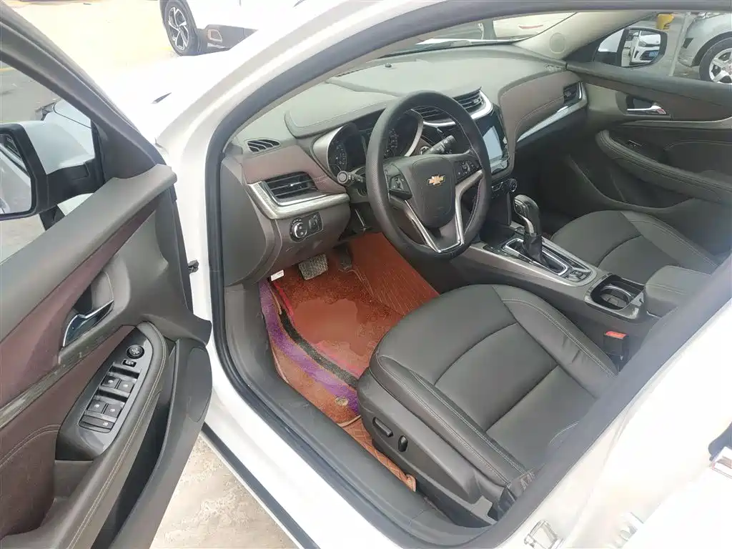 Chevrolet Malibu 2017 1.5T Automatic Luxury Edition фото 16