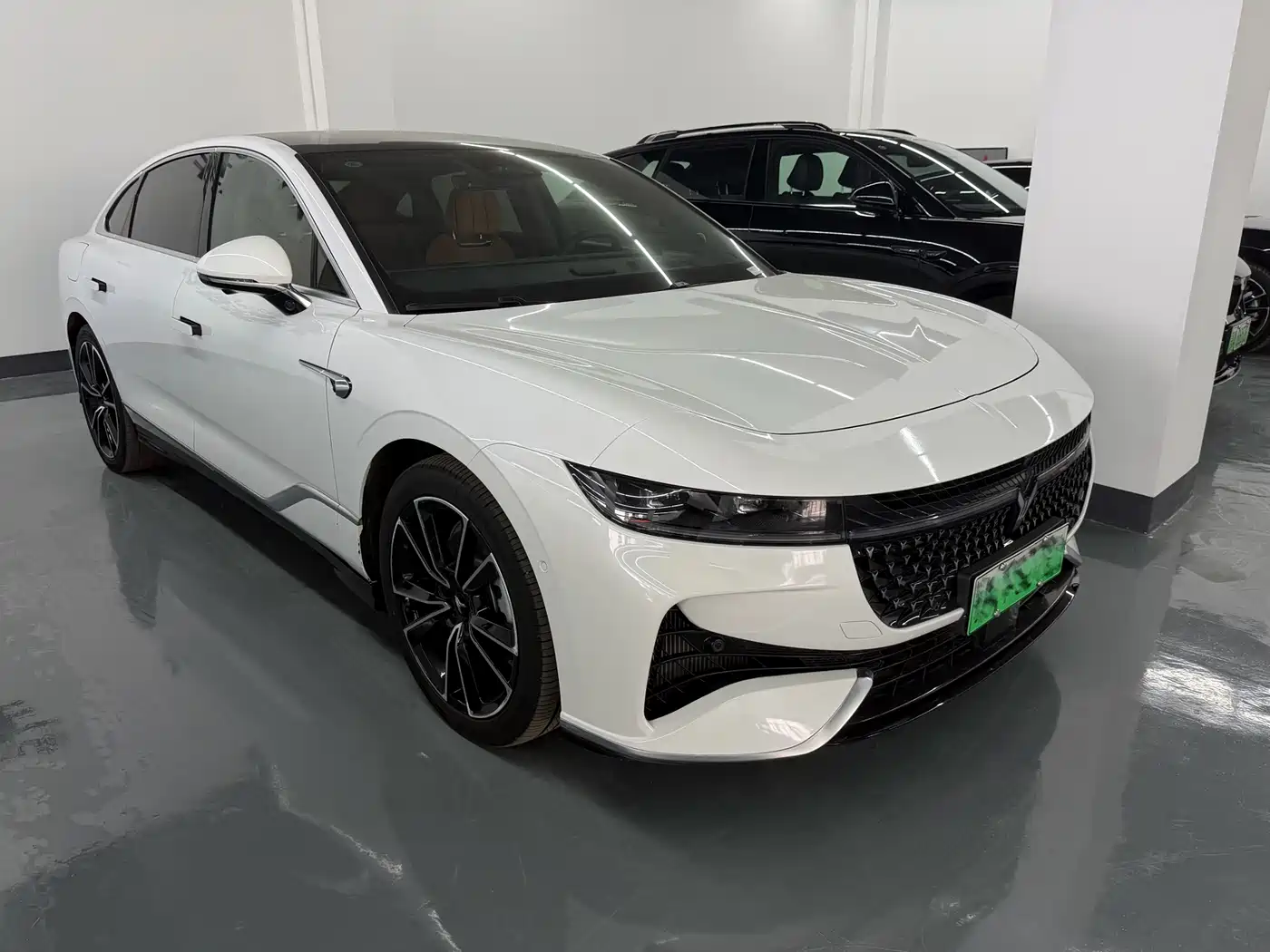 Voyah Auto VOYAH Zhuiguang 2024 PHEV AWD Ultra Long Range Flagship фото 3