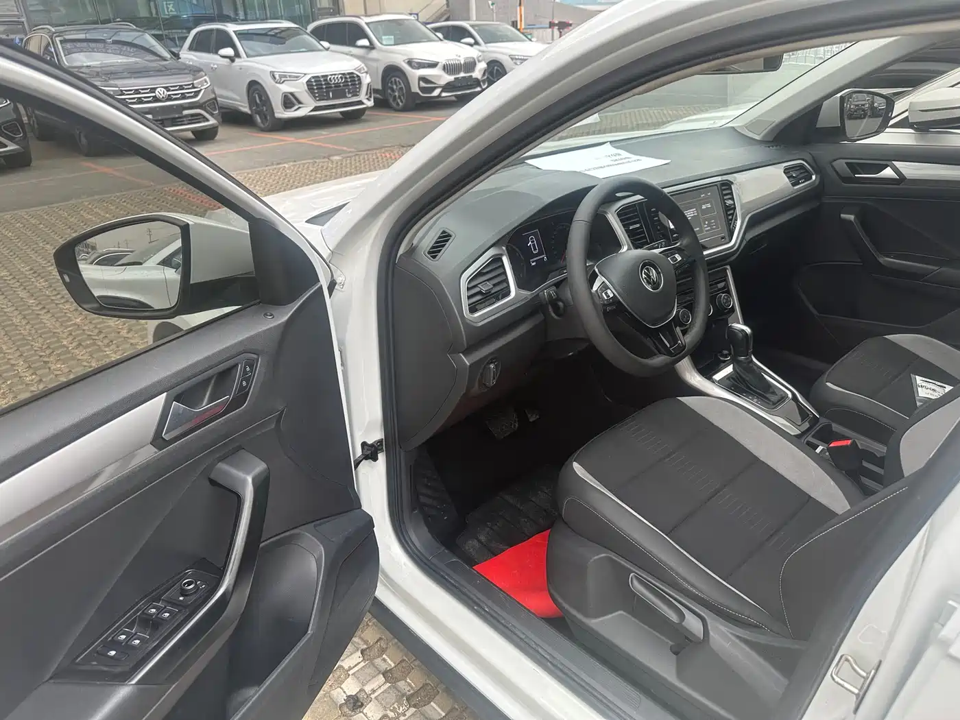 Volkswagen T-ROC 2022 280TSI DSG 2WD Elite PLUS фото 7