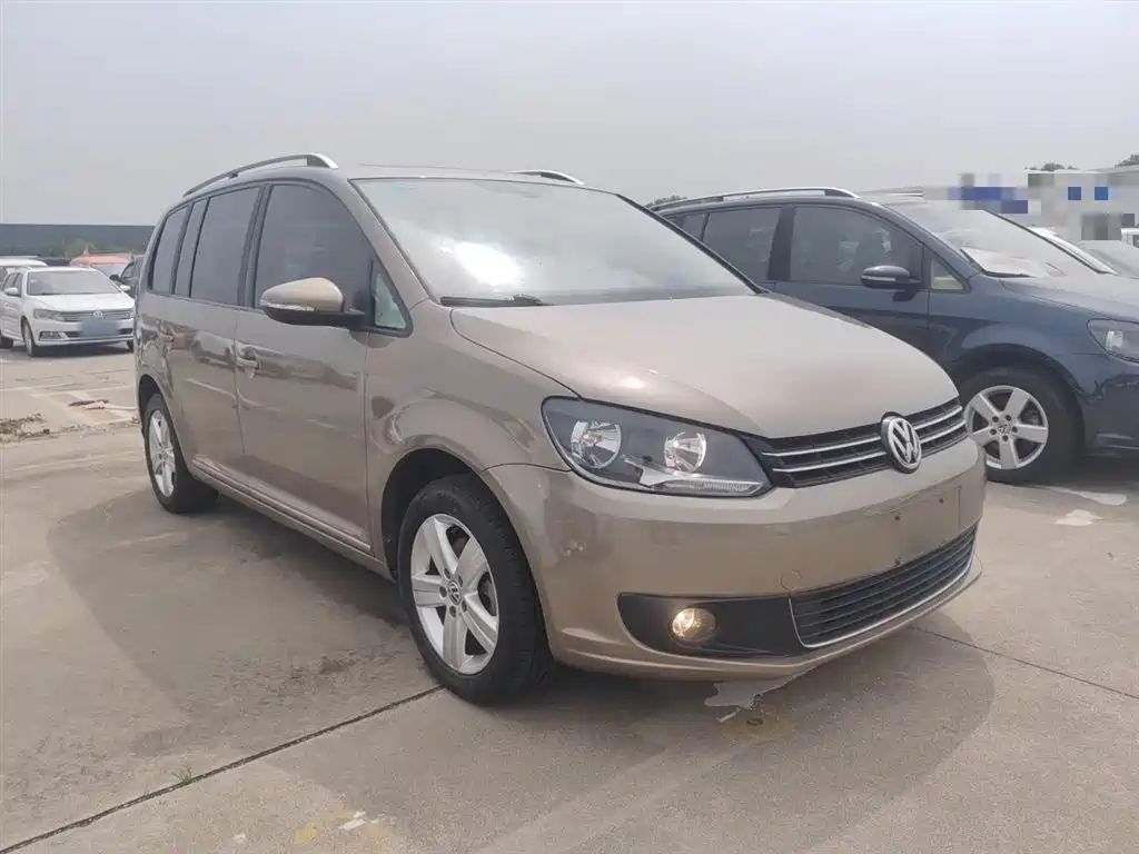Volkswagen Touran 2015 1.4T DSG Comfort Edition 5-seater фото 22