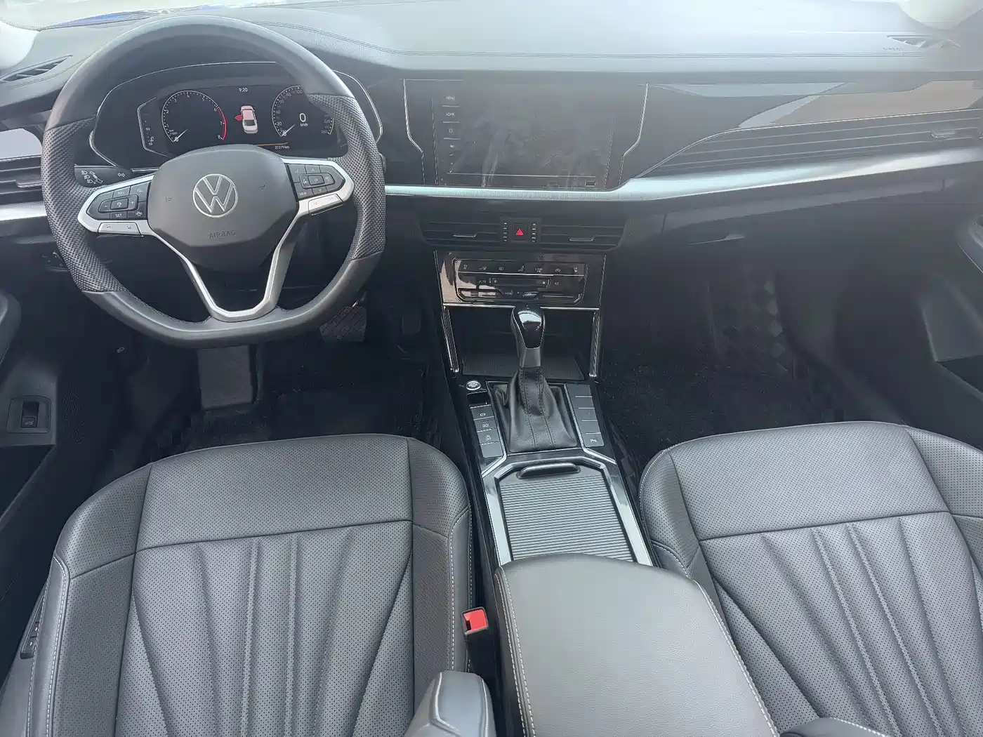 Фото 11 - Volkswagen Passat