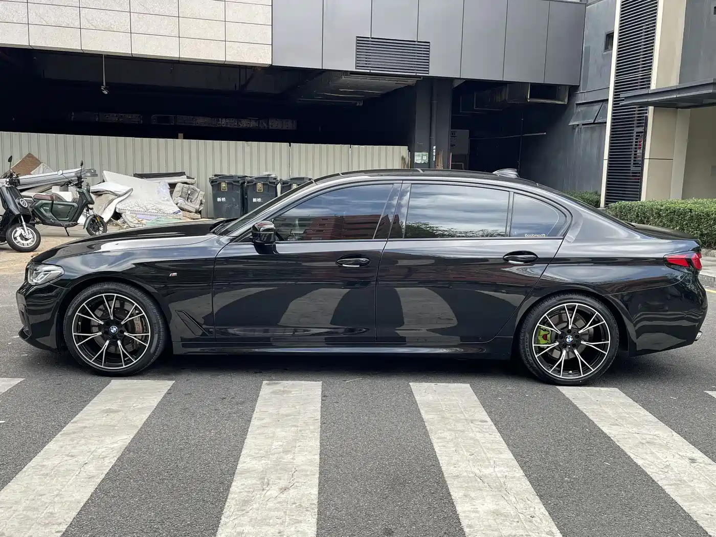 BMW 5 Series 2019 530Li Leading M Sport Package фото 4
