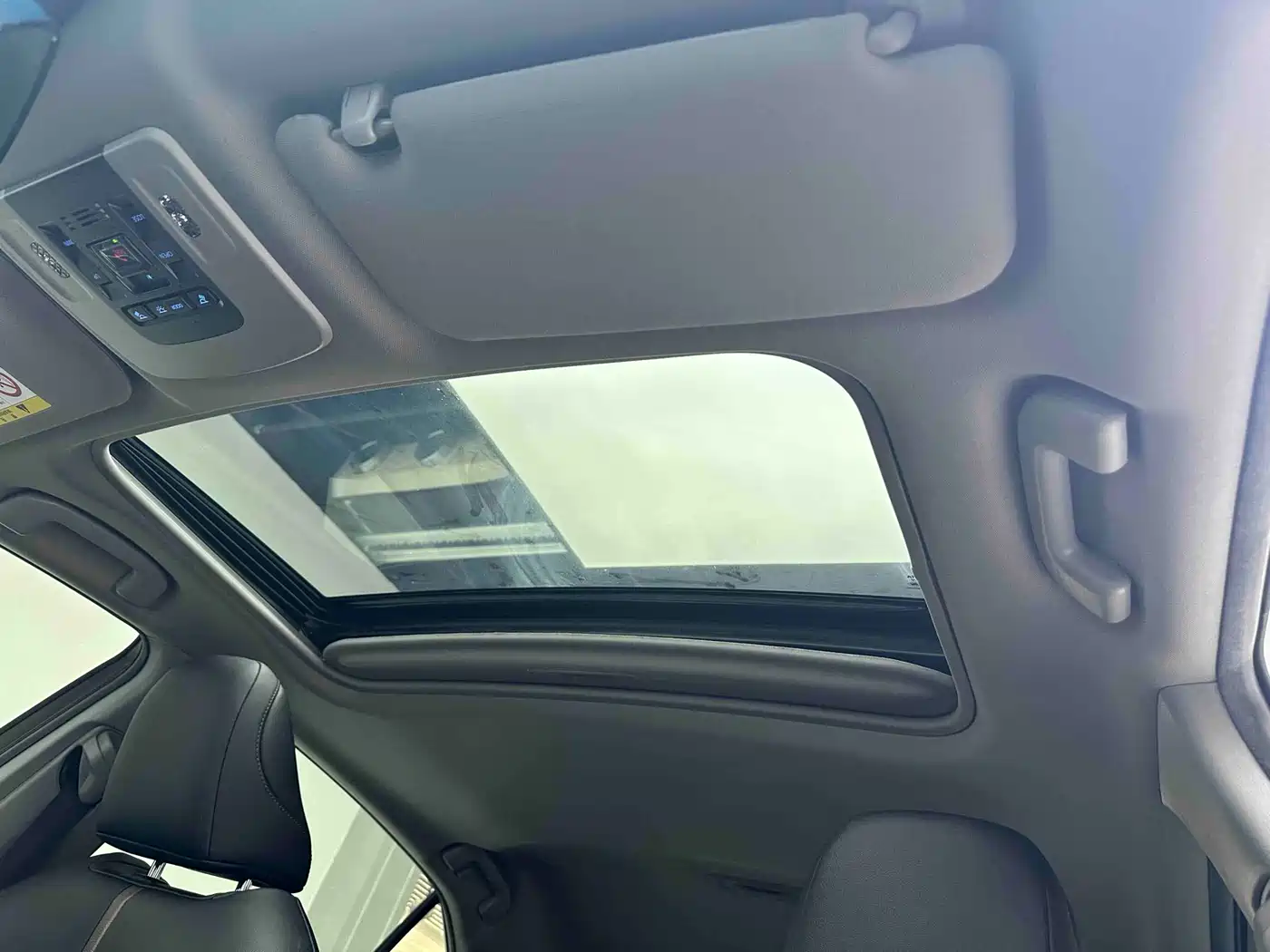 Toyota Camry 2023 2.0G Luxury Edition фото 5