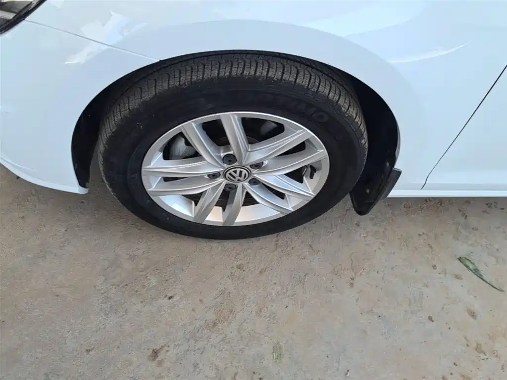 Volkswagen Golf 2018 1.6L Automatic Comfort фото 25