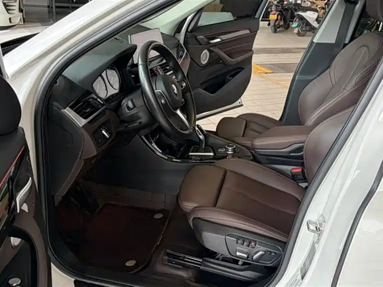 BMW X1 2022 sDrive20Li Premium фото 20