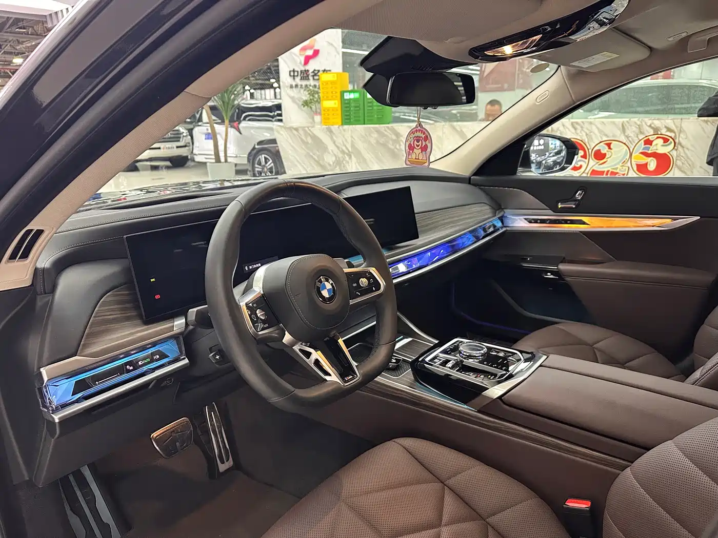 BMW 7 Series 2023 Model 735Li M Sport Package фото 6