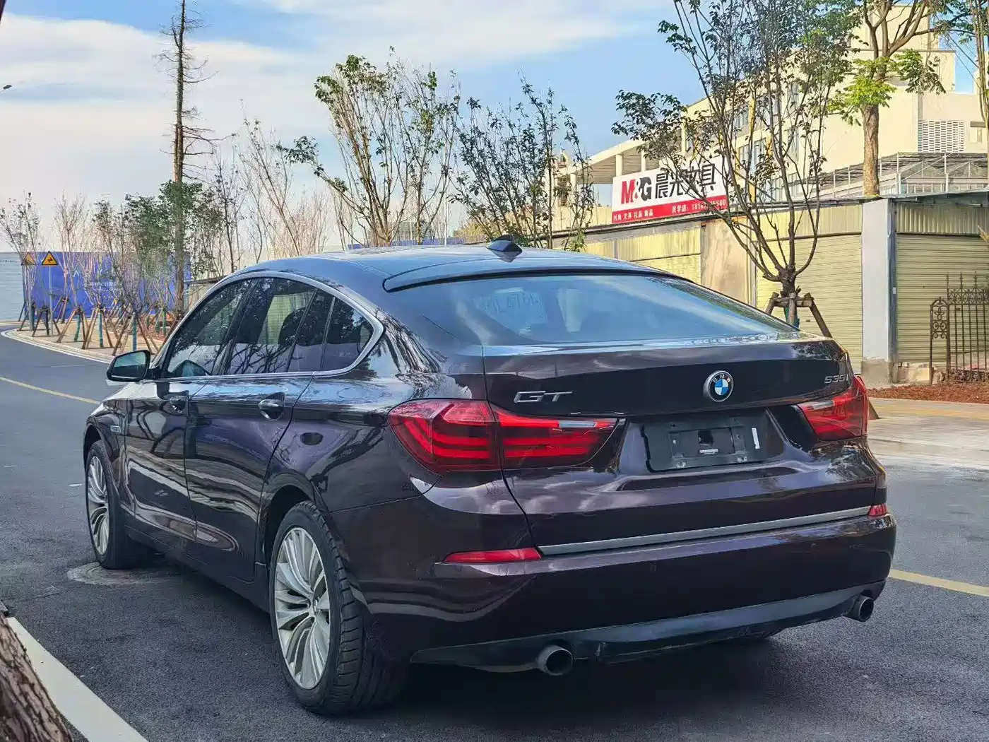 BMW 5 Series GT 2014 535i Luxury фото 7
