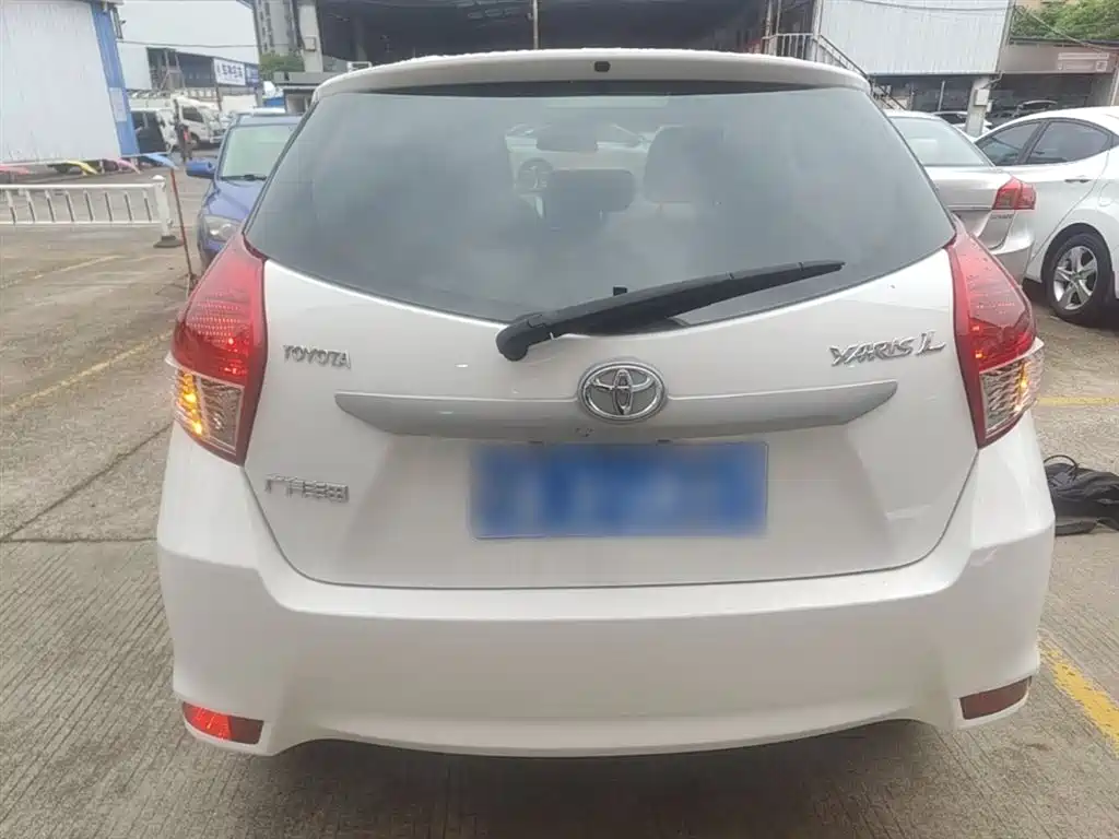 Toyota YARiS L Zhi Xuan 2015 1.5E Auto Charming Edition фото 6