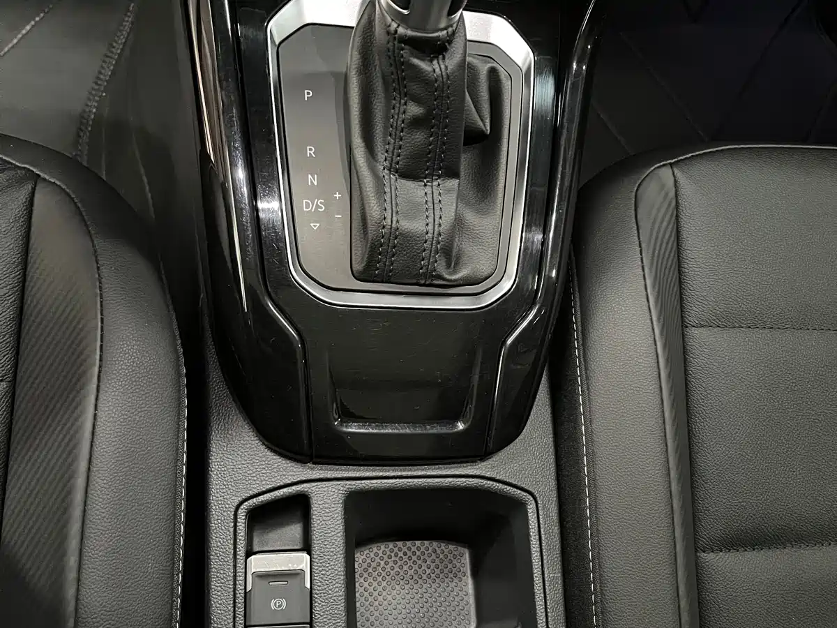 VOLKSWAGEN T ROC EXPLORING SONGS