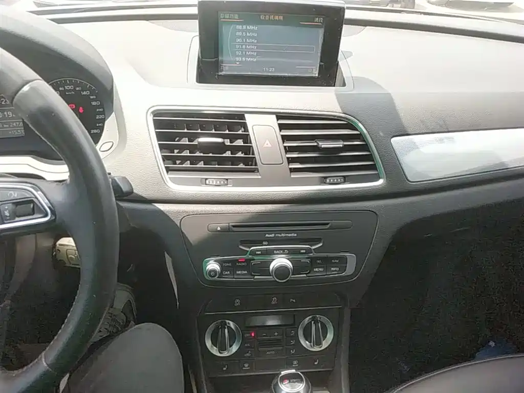 Audi Q3 2015 35 TFSI Comfort фото 13