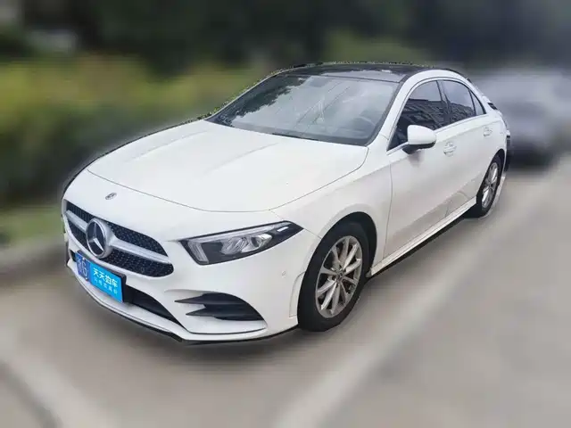 Mercedes-Benz A-Class 2022 A 200 L Sport Sedan Dynamic — фото 1