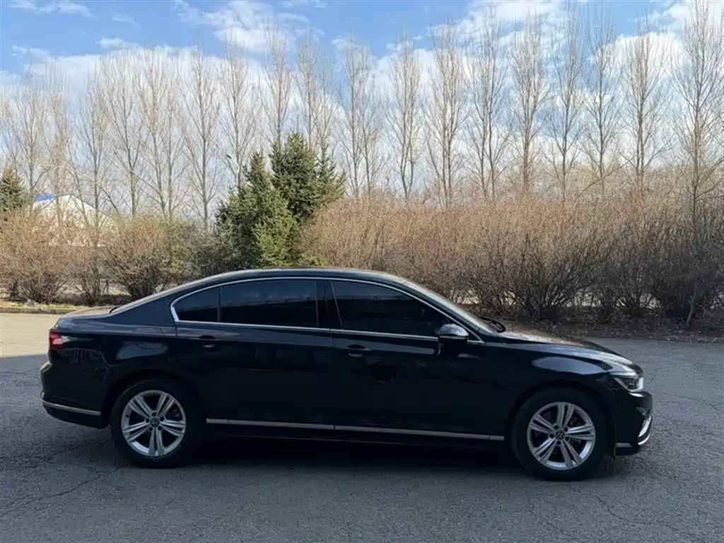 Volkswagen Magotan 2023 2 Million Units Commemorative Edition 280TSI DSG Comfort фото 3