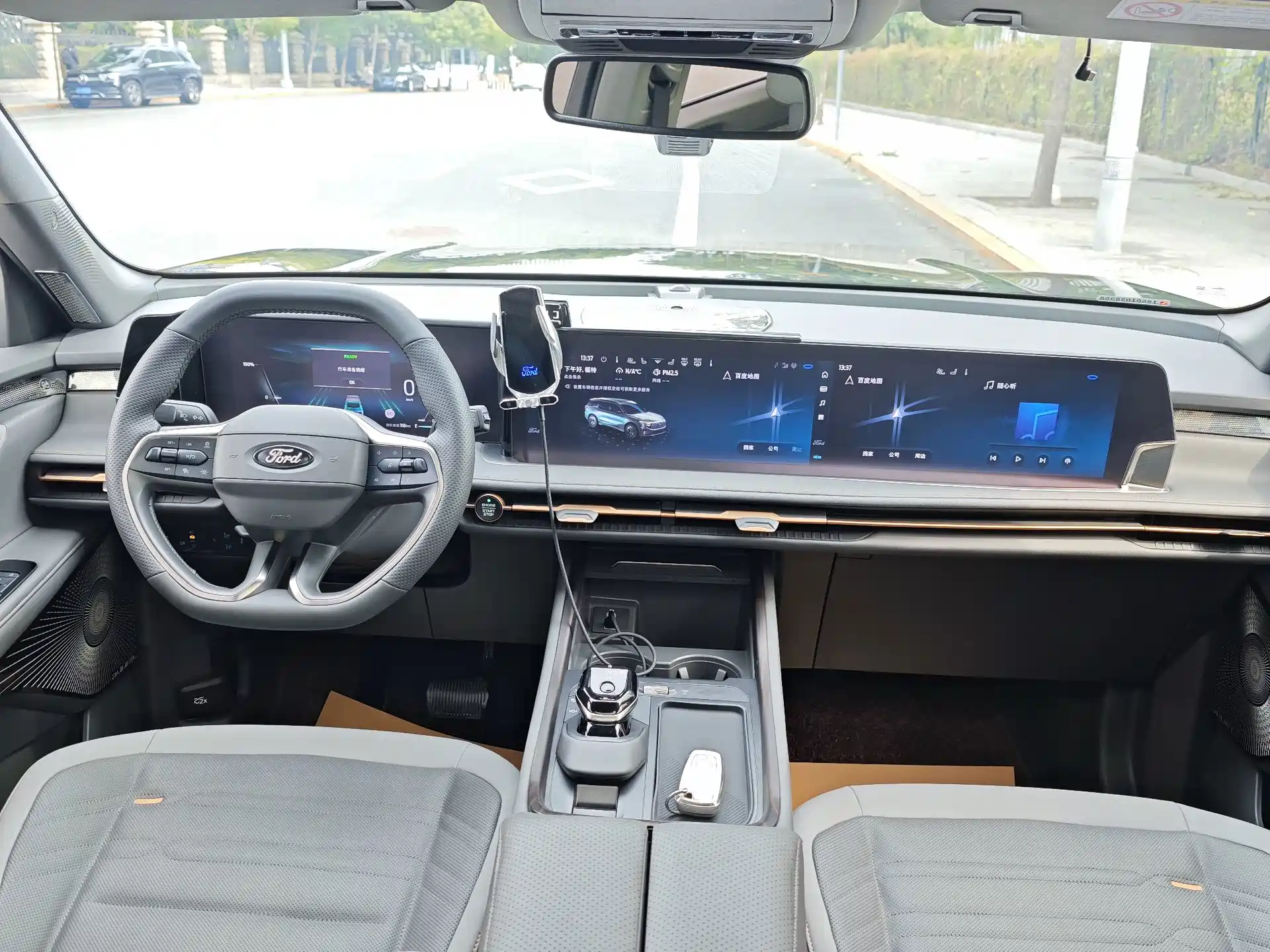 Фото 17 - Ford Edge