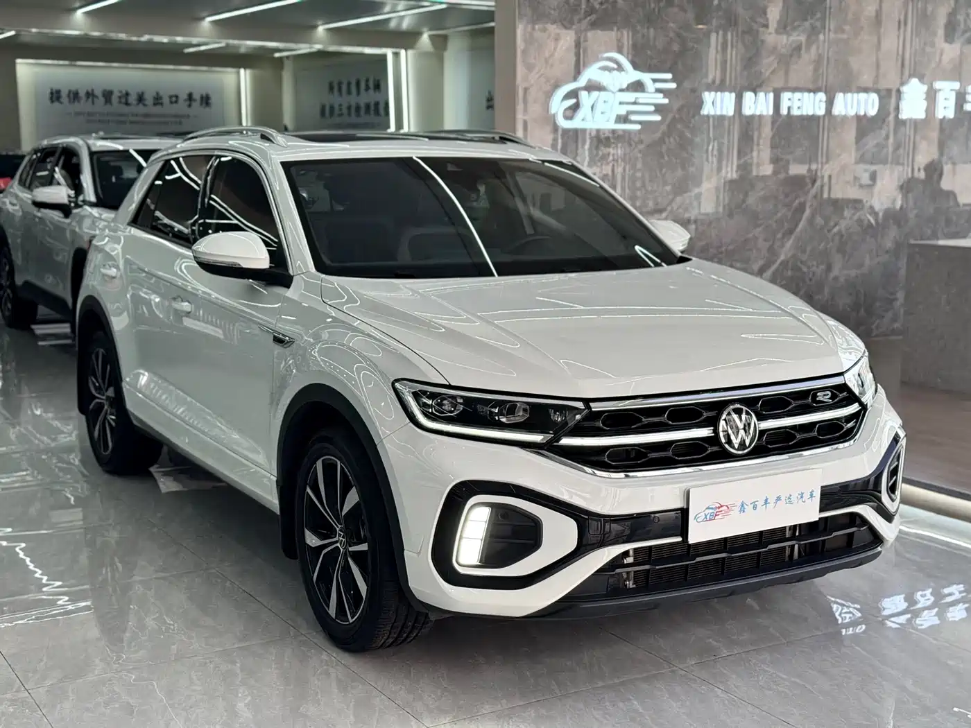 Volkswagen T-ROC 2024 300TSI DSG 2WD Morning Light Edition фото 3