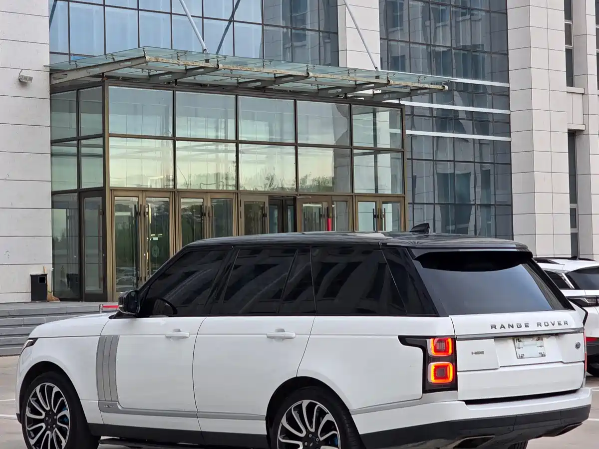Land Rover Range Rover 2019 3.0 SC V6 Golden Age Edition фото 9