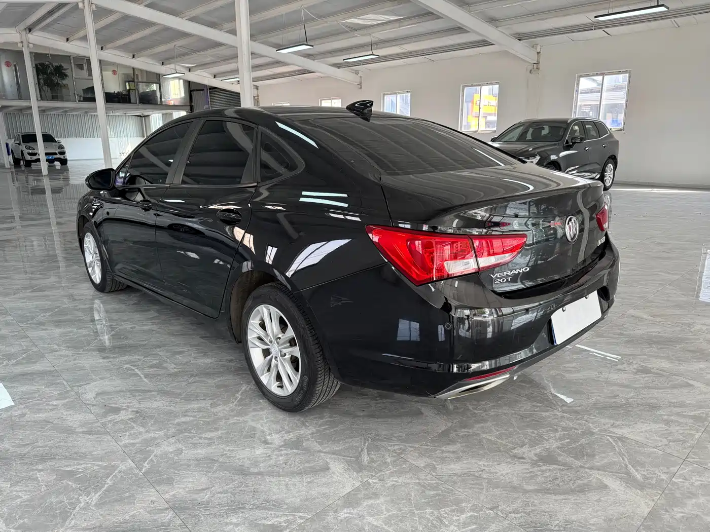 Buick Verano 2019 Sedan 20T Dual Clutch Leading фото 4