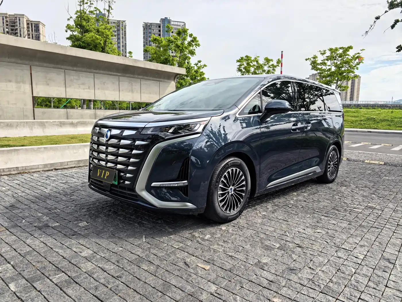 Denza D9 2022 DM-i 970 AWD Flagship