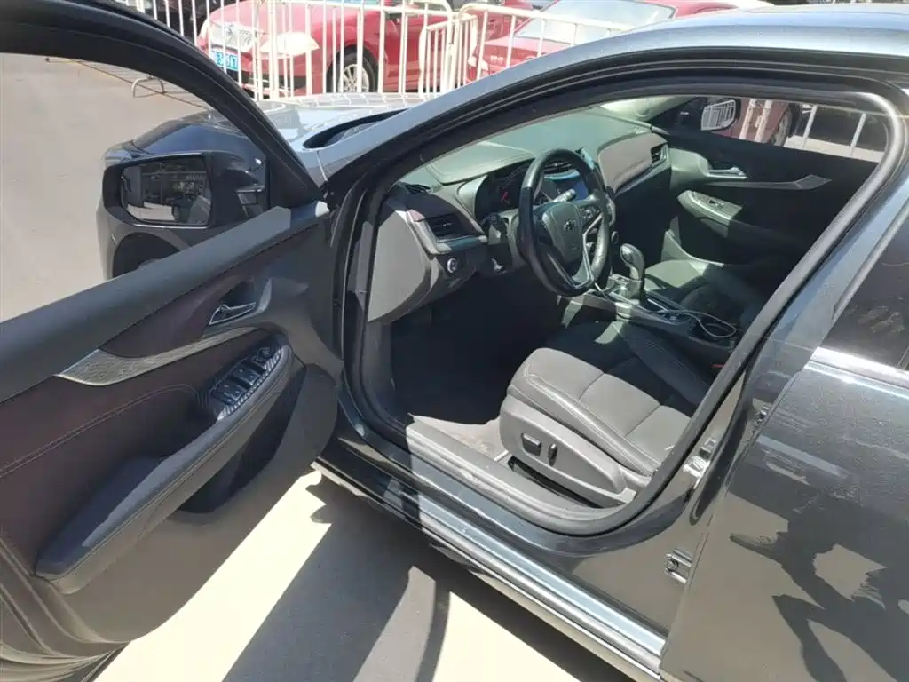 Chevrolet Malibu 2018 530T Automatic Luxury Edition фото 16