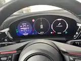 Фото 17 - Porsche Macan EV