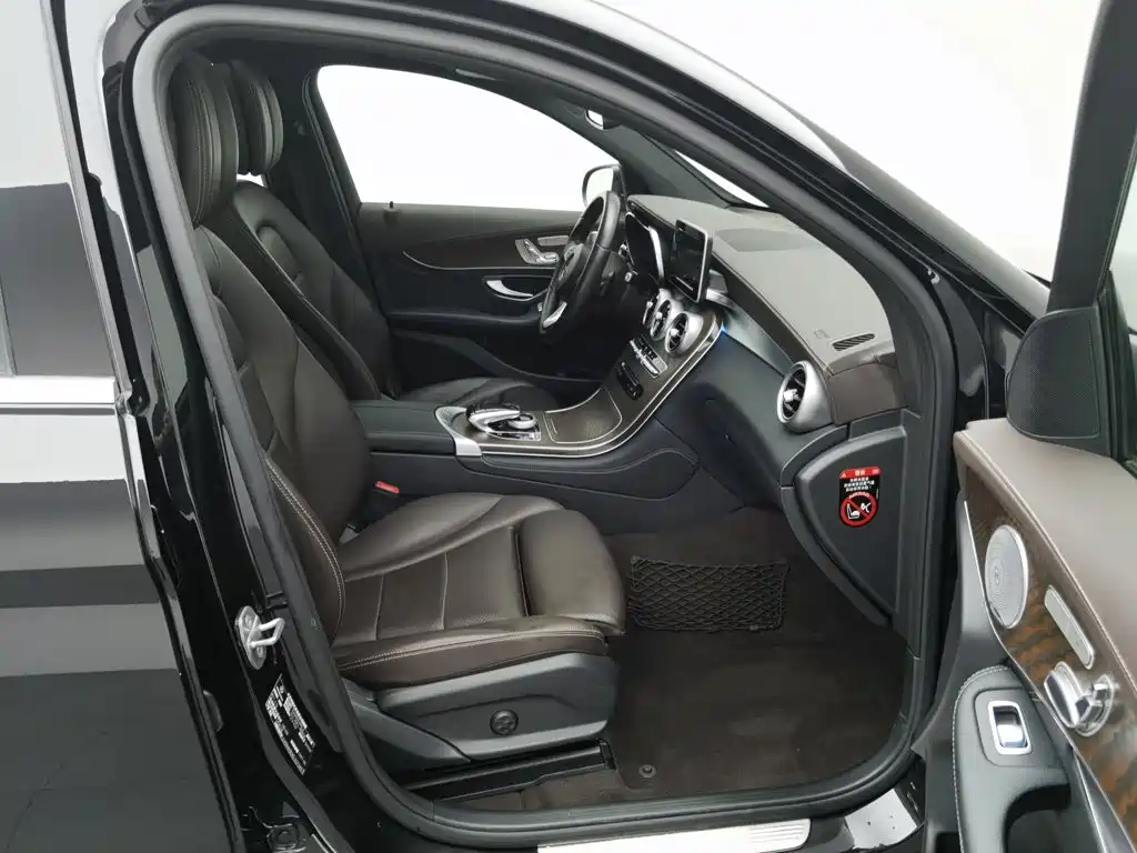 Фото 23 - Mercedes-Benz GLC