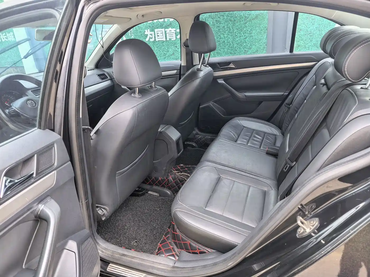 Volkswagen Lavida 2015 1.6L Automatic Comfort Edition фото 6