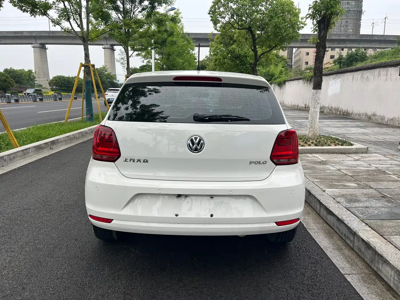 Volkswagen Polo 2016 1.4L Automatic Trend фото 8