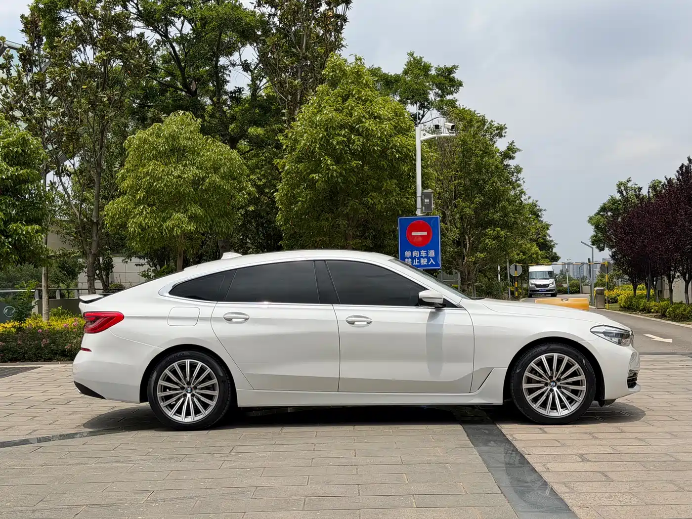 BMW 6 Series GT 2019 630i Luxury Design Package фото 39
