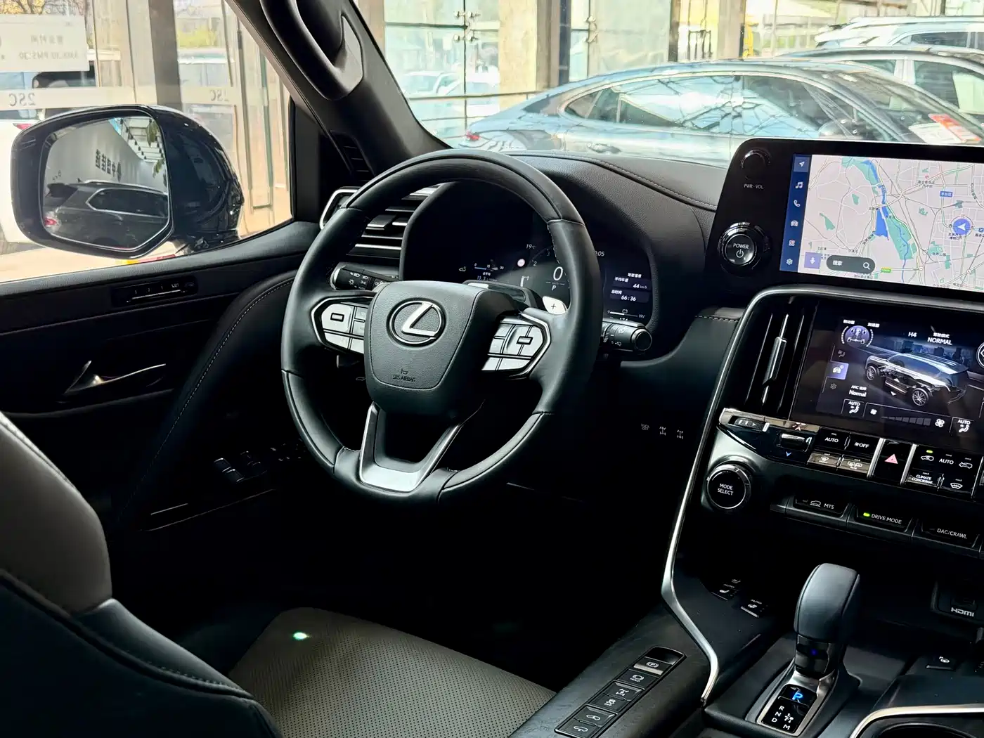 Lexus LX 2025 700h OVERTRAIL Frontier Edition фото 17