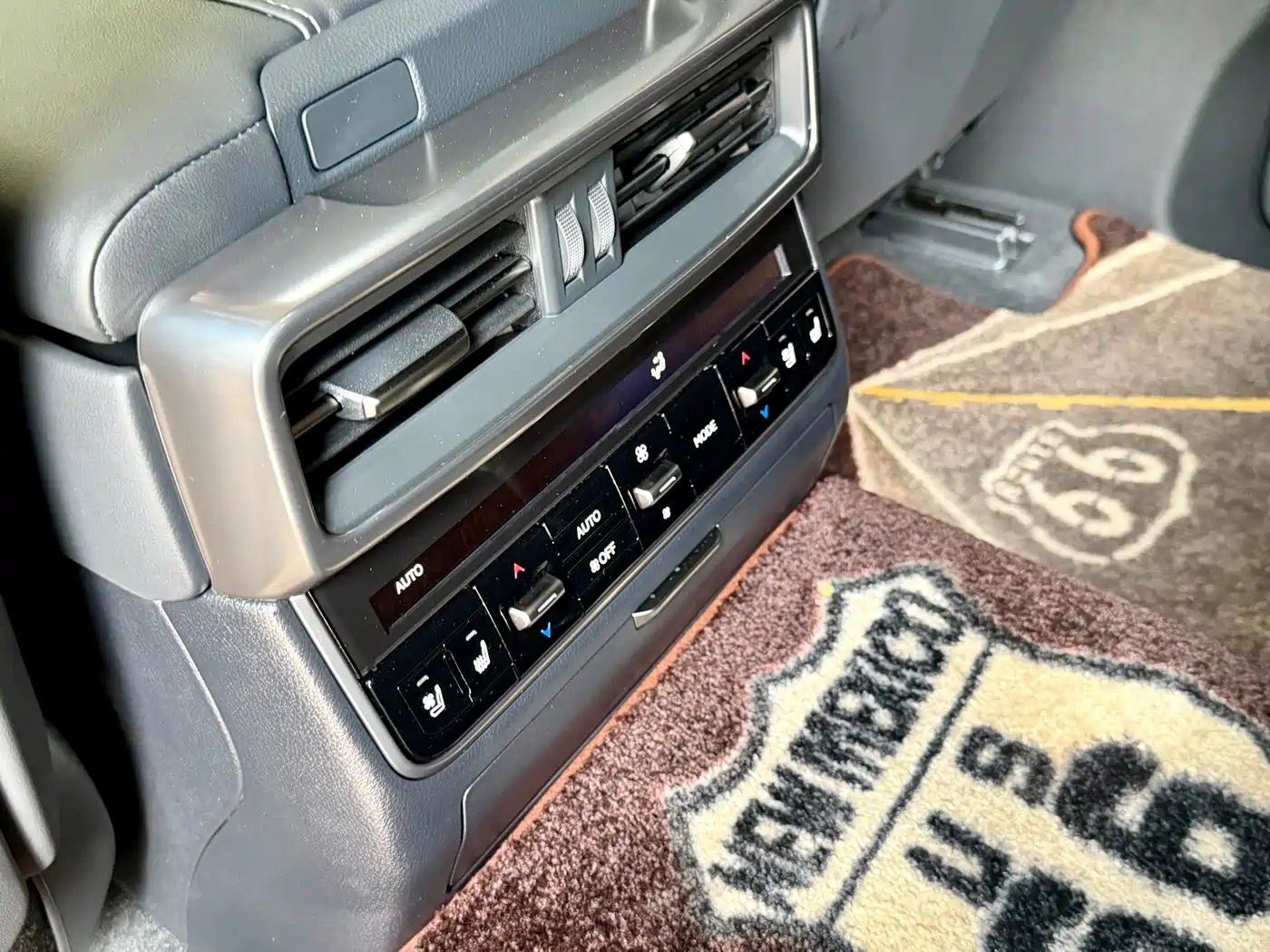 Lexus LX 2025 700h OVERTRAIL Frontier Edition фото 30