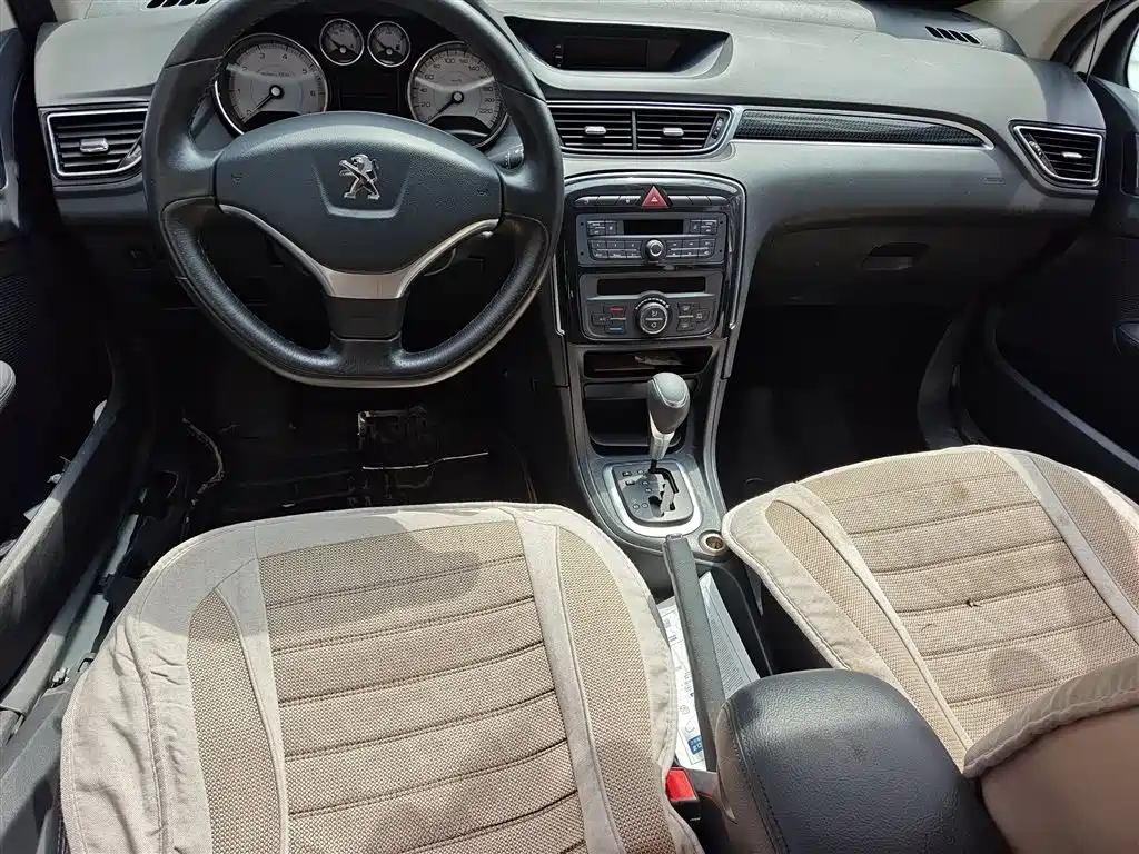 Peugeot 308 2014 Model Joy Edition Classic 1.6L Automatic Superior Style фото 13