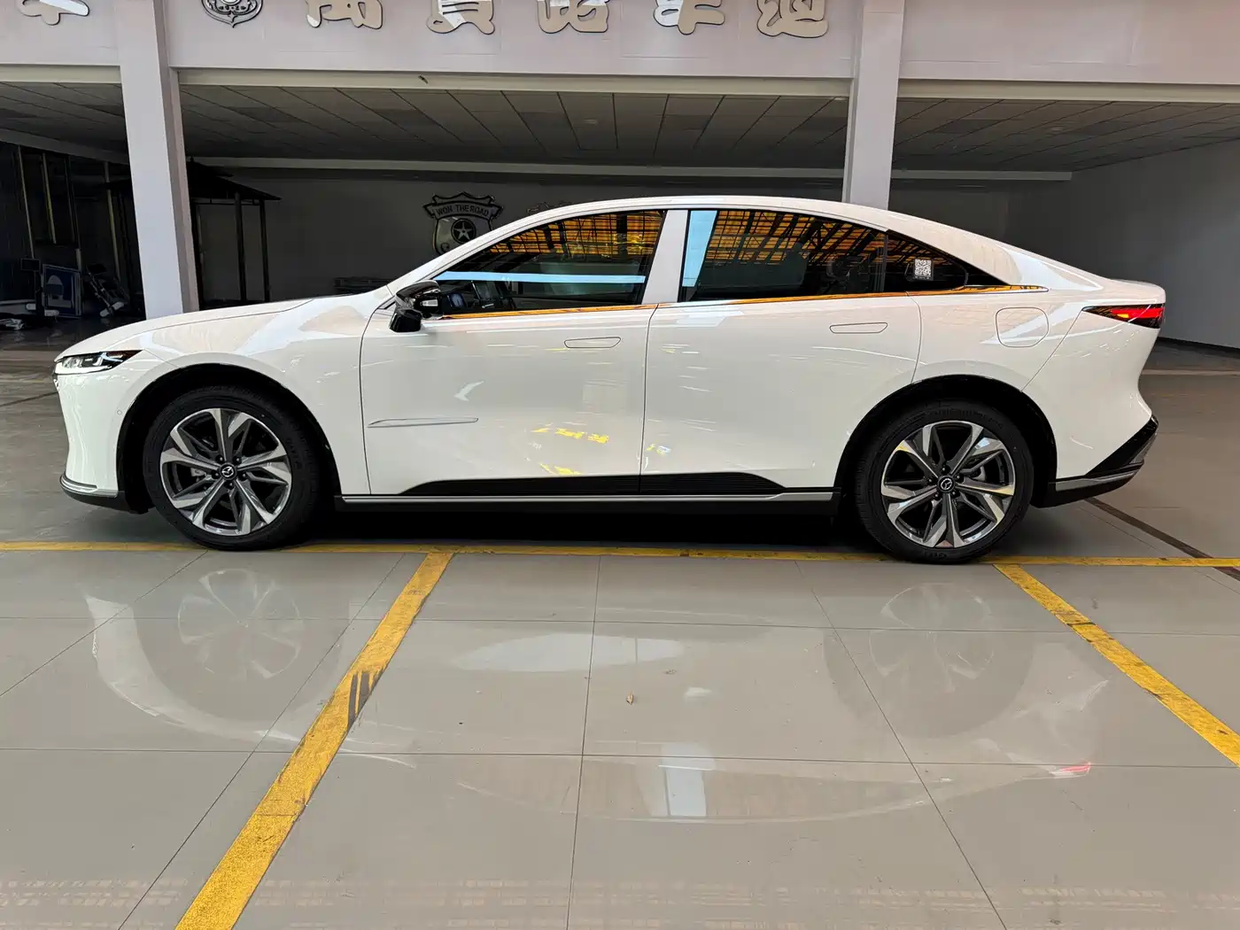 Mazda EZ-6 2026 2026 Model Extended Range 200 Pro