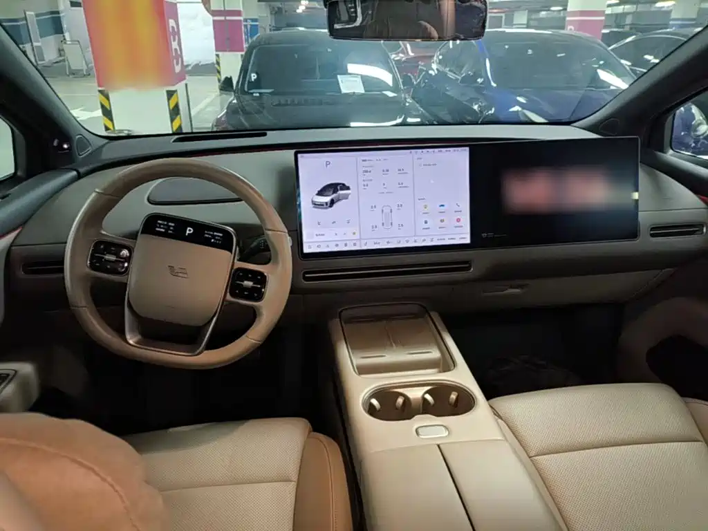 Photo 10 - Li Auto i6