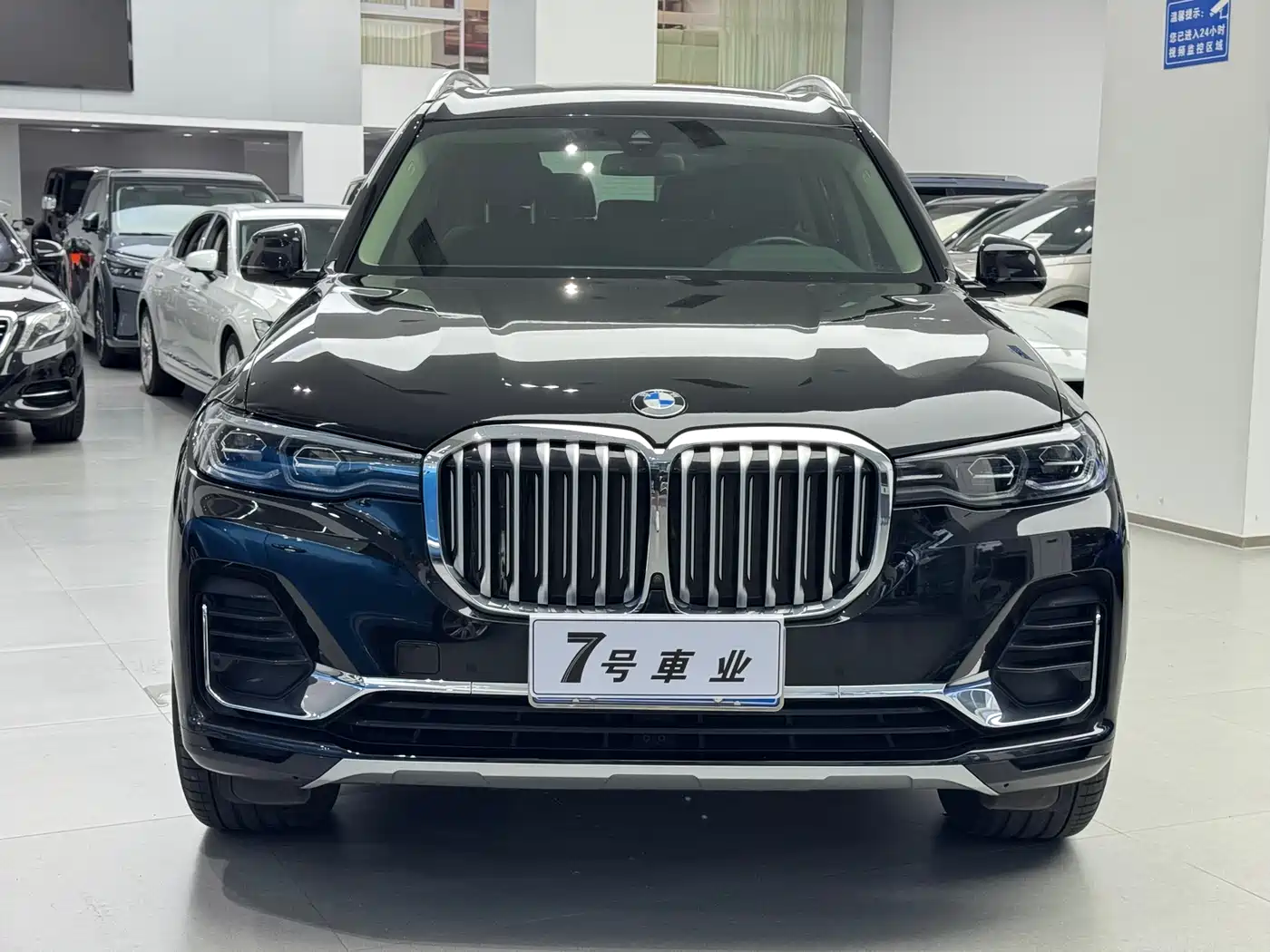 BMW X7 2020 xDrive40i Leading Luxury Package фото 2