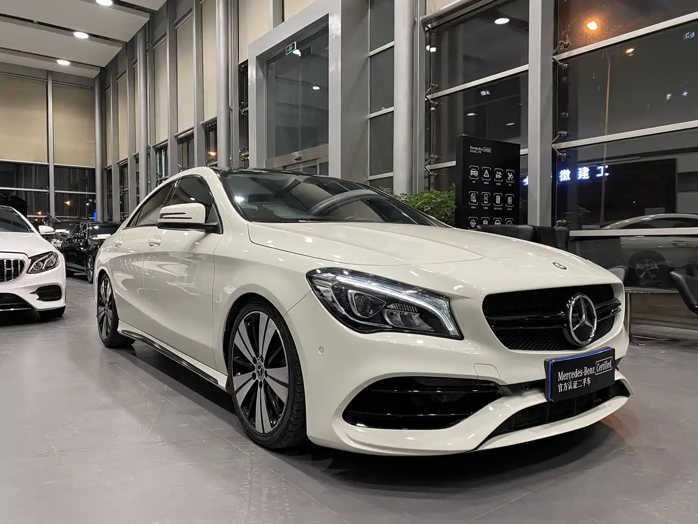 MERCEDES-BENZ CLA
