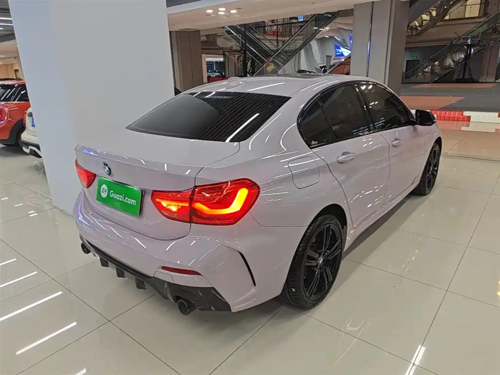 BMW 1 Series 2022 125i M Sport Shadow Edition фото 7