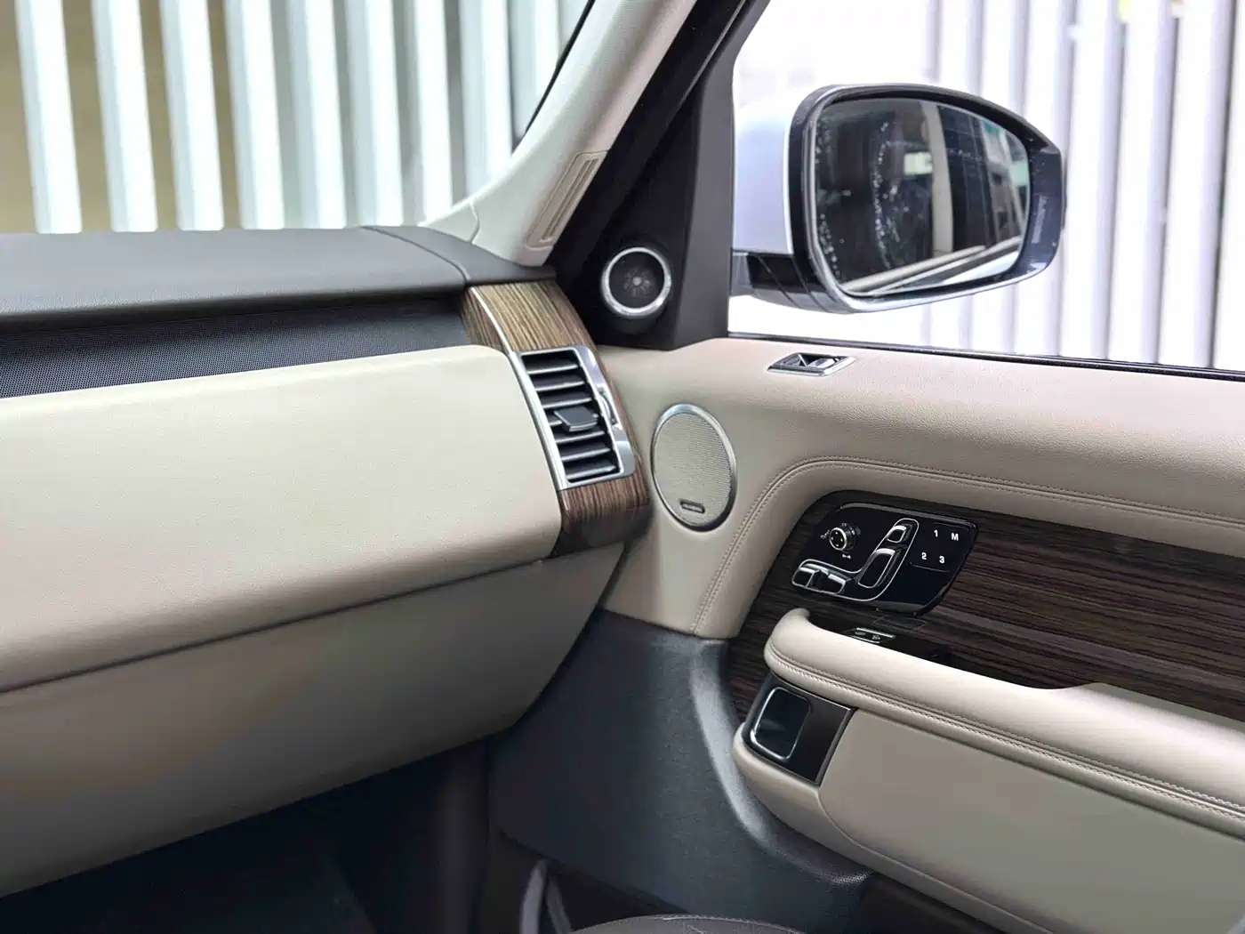 Land Rover Range Rover 2019 3.0 SC V6 Heritage Extended Edition фото 17