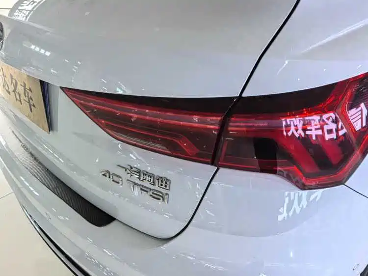 Audi Q3 2024 40 TFSI Fashion Sport фото 17