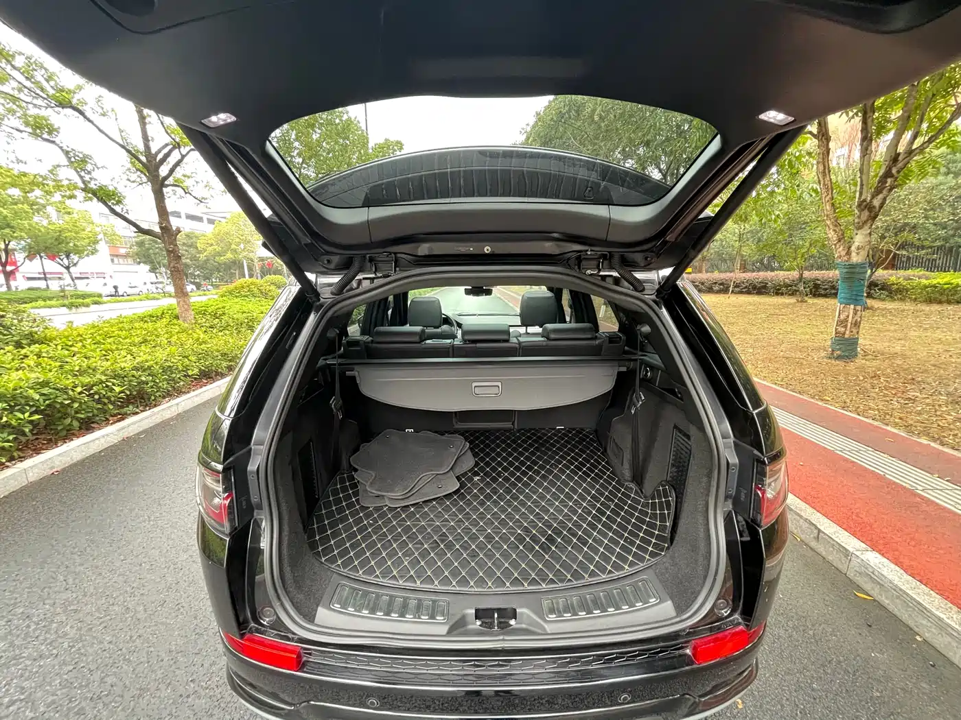 LAND ROVER DISCOVER SPORTS