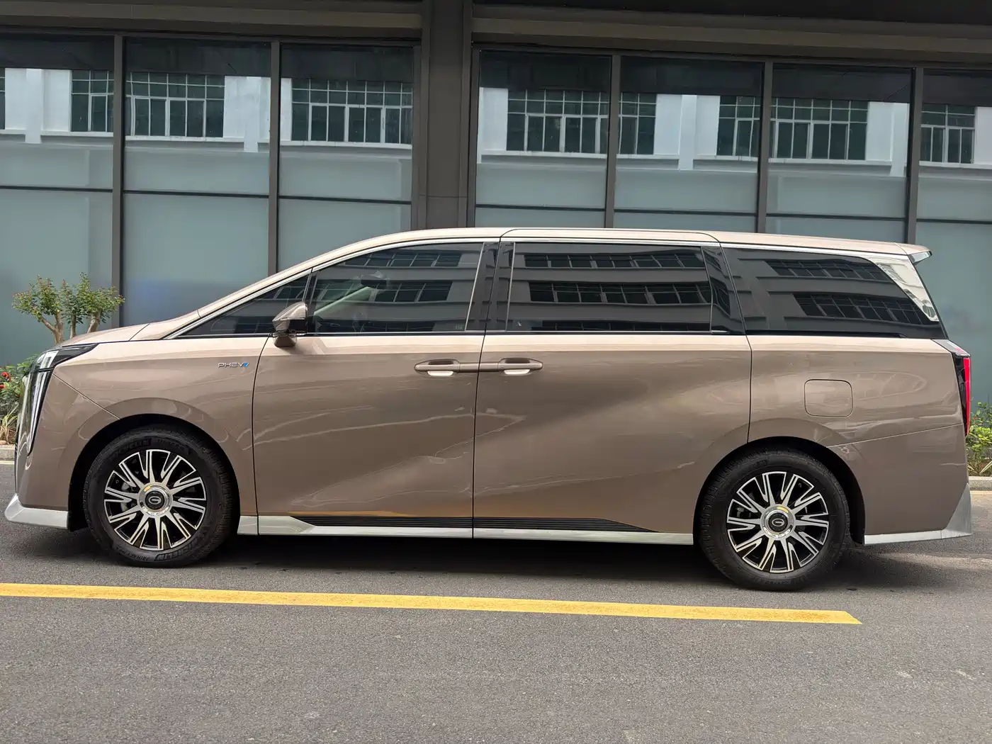 GAC Trumpchi Trumpchi E9 2023 E9 Champion Edition фото 4