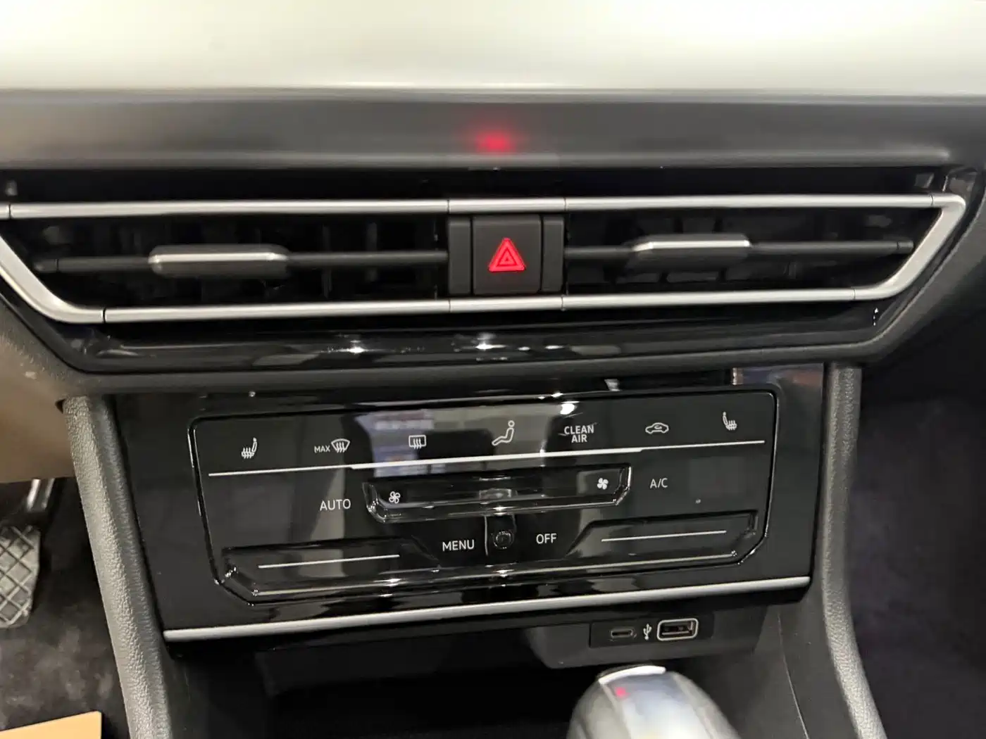 Volkswagen Lavida 2023 Model 280TSI DSG Eternal Edition фото 9