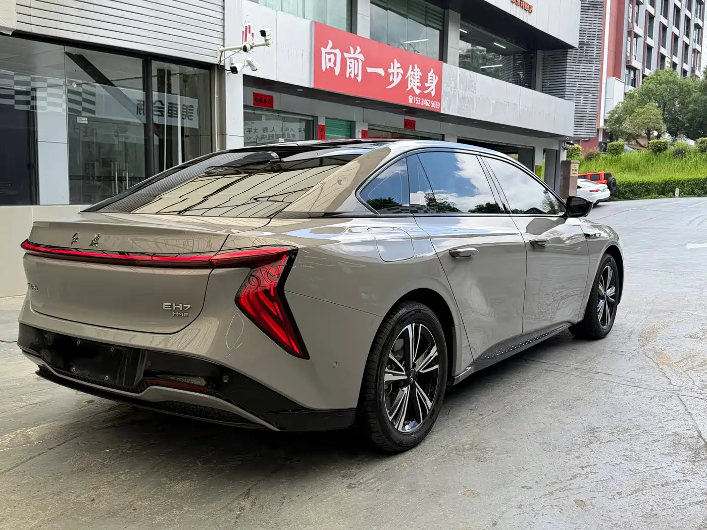 Hongqi EH7 2024 690 Pro фото 9
