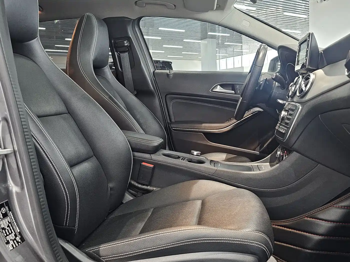 Mercedes-Benz GLA 2015 GLA 220 4MATIC Fashion Edition фото 5