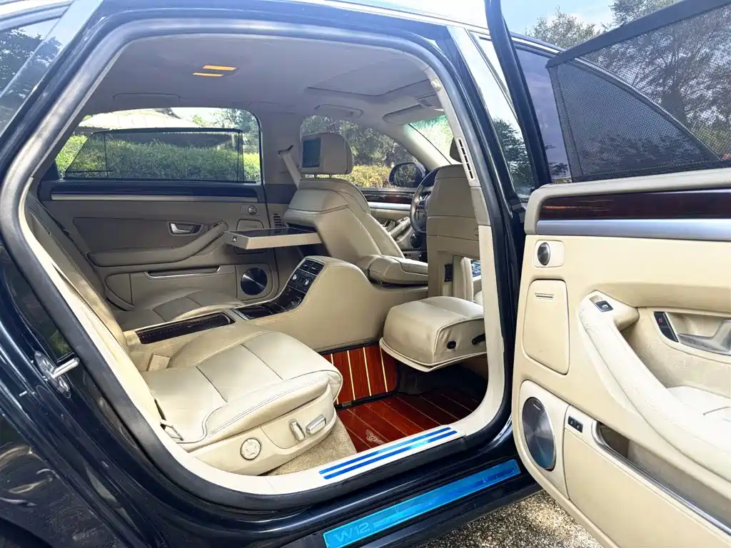 Фото 11 - Audi A8
