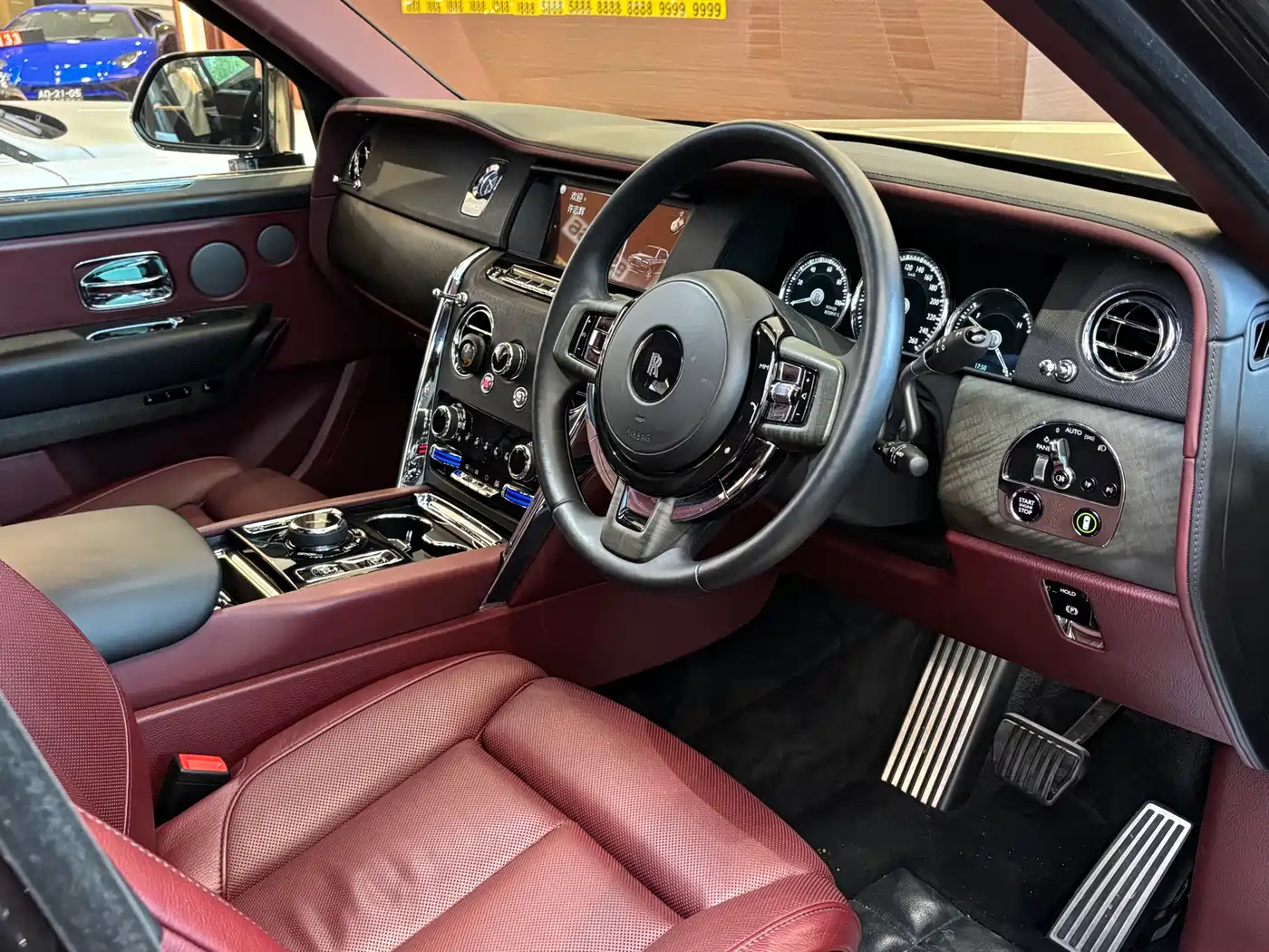 Rolls-Royce Cullinan 2018 4-Seater Version фото 9