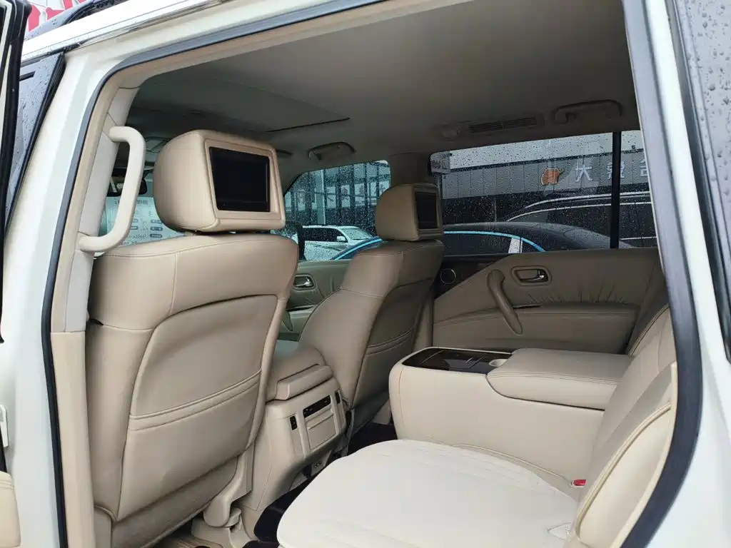 Фото 8 - Infiniti QX80