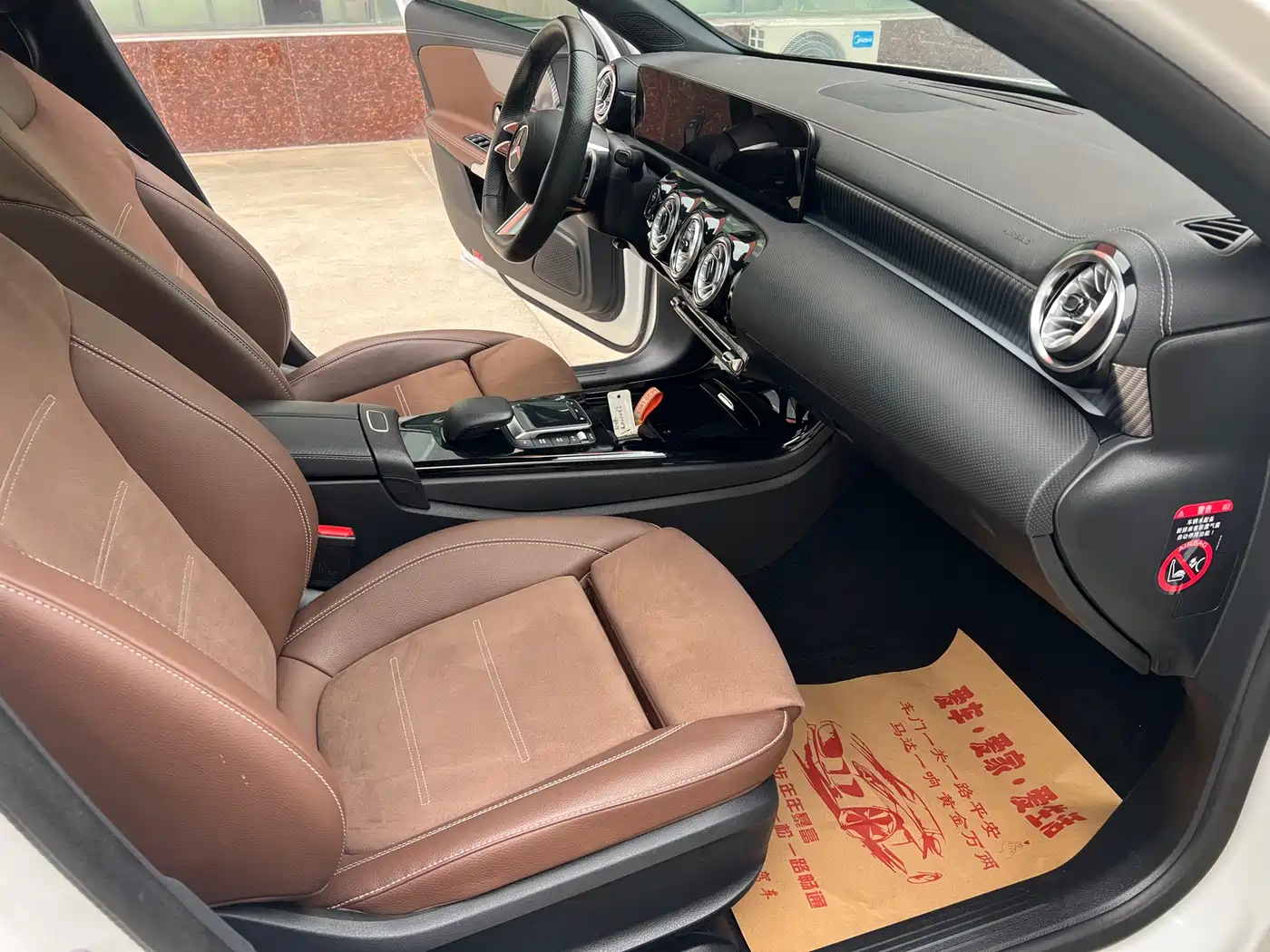 Mercedes-Benz A-Class 2023 A 200 L Fashion фото 12