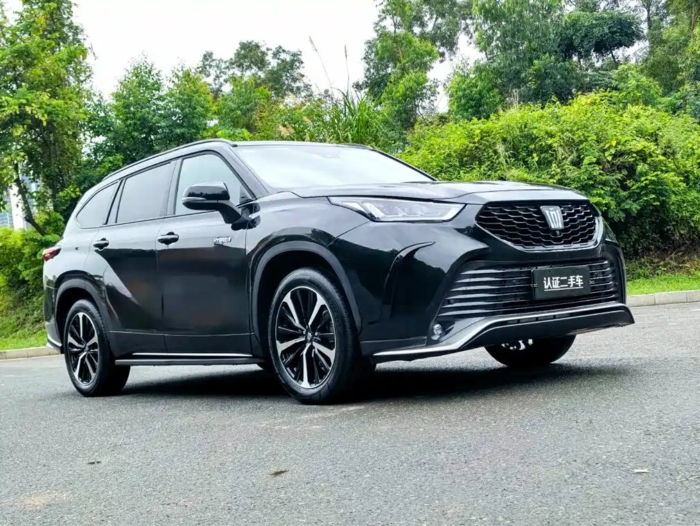 Toyota Crown Kluger 2023 2.5L HEV AWD Premium Edition фото 3