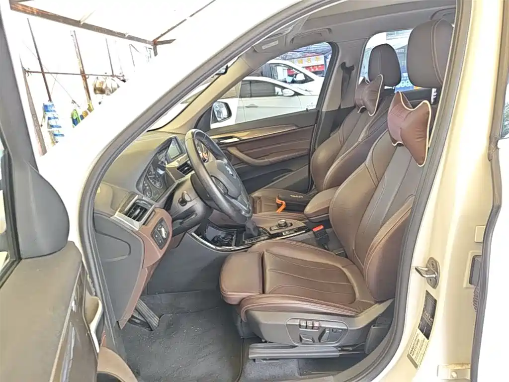 BMW X1 2018 sDrive18Li Premium Model фото 15